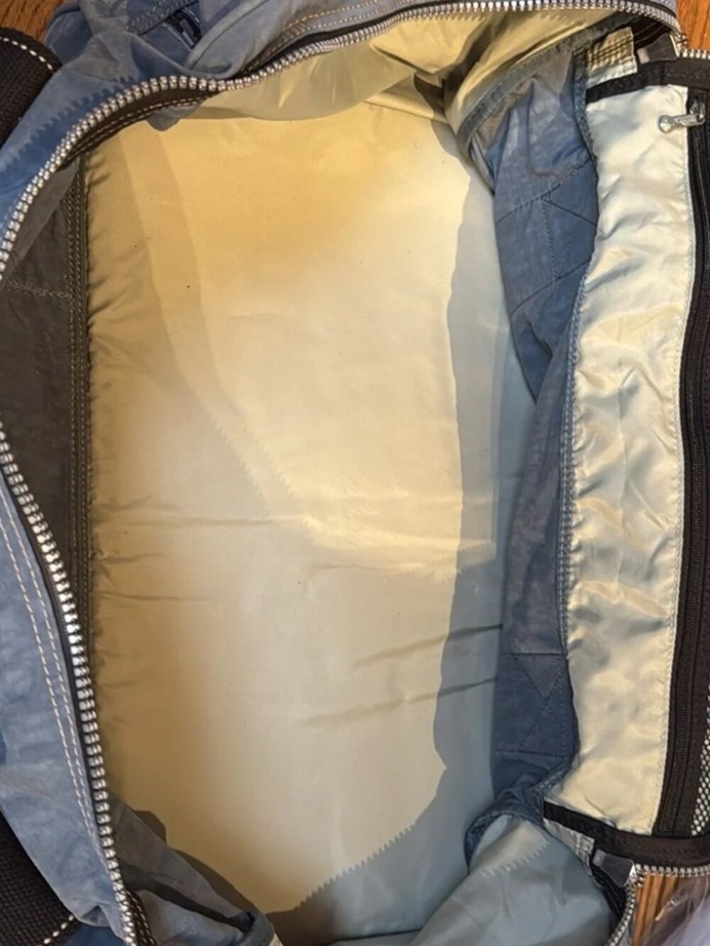Kipling Weekender/Duffle - Picture 7 of 11